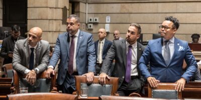 Câmara mantém veto de Paes e rejeita proteção para crianças em praças