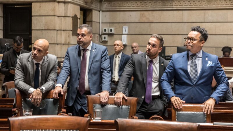 Câmara mantém veto de Paes e rejeita proteção para crianças em praças