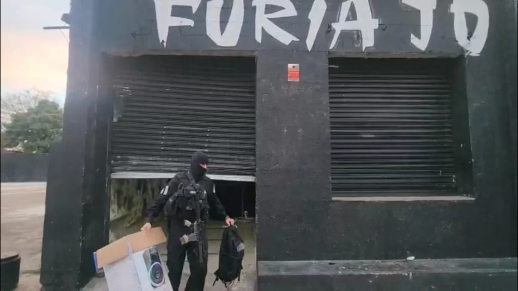 Agentes cumpriram mandados de busca e apreensão em sedes dos quatro principais clubes do Rio. Foto: Reprodução