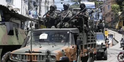 Claudio Castro sanciona Pacote de Enfrentamento ao Crime proposto por Bacellar