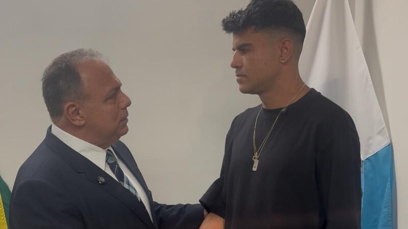 General Pazuello recebe brasileiro sobrevivente de ataque do Hamas para live nesta terça-feira