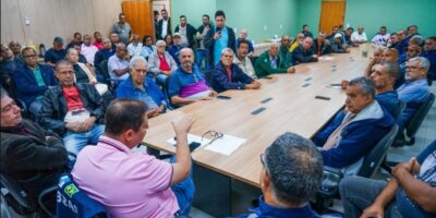 Prefeito Léo Vieira anuncia liberação do uso de picapes por taxistas em São João de Meriti