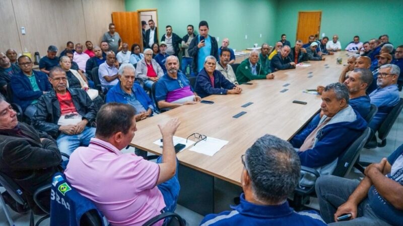 Prefeito Léo Vieira anuncia liberação do uso de picapes por taxistas em São João de Meriti