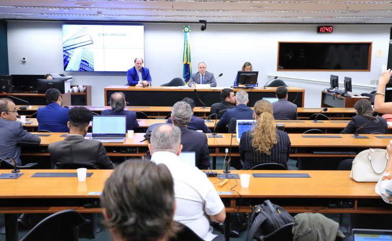 Especialistas defendem marco regulatório para armazenamento de energias renováveis