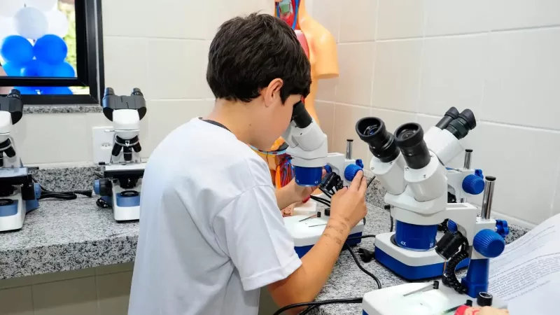 Faetec inaugura primeira unidade do projeto Intramuros na Zona Oeste