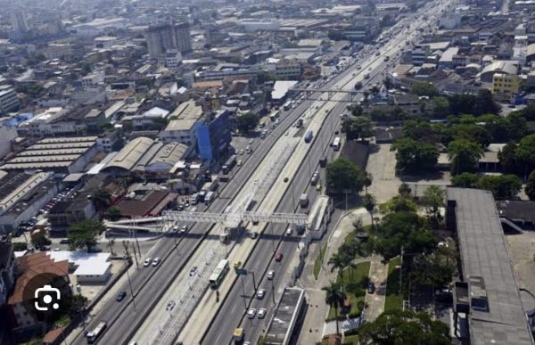 Paes regulamenta a concessão de benefícios fiscais para revitalizar imóveis e empreendimentos situados às margens da Avenida Brasil