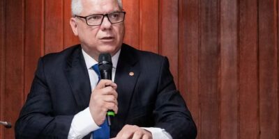 Ex-presidente do INSS Alessandro Stefanutto é preso pela PF por descontos ilegais em aposentadorias