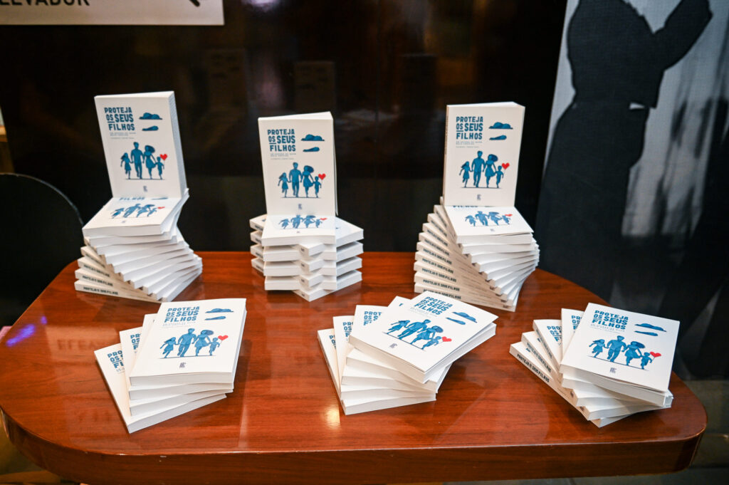‘Proteja os Seus Filhos’: livro reúne especialistas e propõe ferramentas contra violência infantil