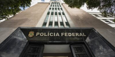 Traidores no fardamento: PF prende dois PMs por vazar operações para facção no Rio