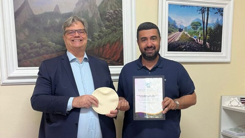 Prefeito de Teresópolis recebe certificação da ONU e prêmio de destaque nacional