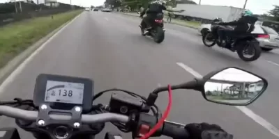 Criminosos atiram antes de anunciar assalto na Rio-Teresópolis e deixam motociclista ferido