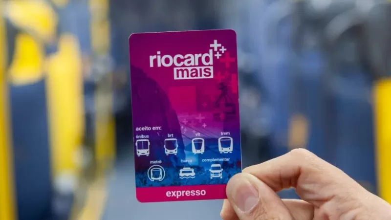 Guerra dos cartões: Riocard quer R$ 50 mil de Paes por danos morais