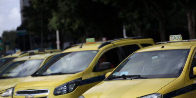 Prefeitura do Rio autoriza aumento no valor da bandeirada do táxi a partir de 2026