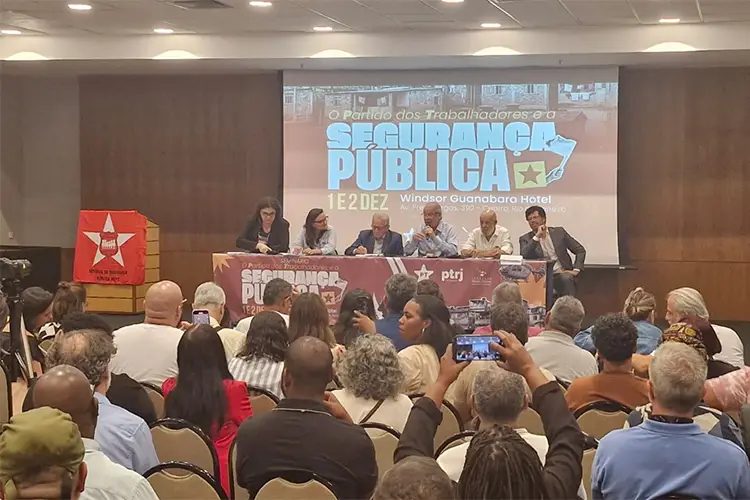 PT intensifica críticas à PM e defende fim do caráter militar das polícias estaduais