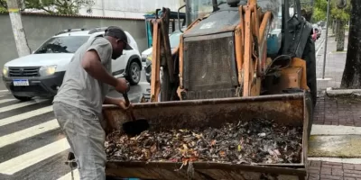 Cabo Frio intensifica limpeza de bueiros na Avenida Teixeira de Souza e no Canal Itajuru