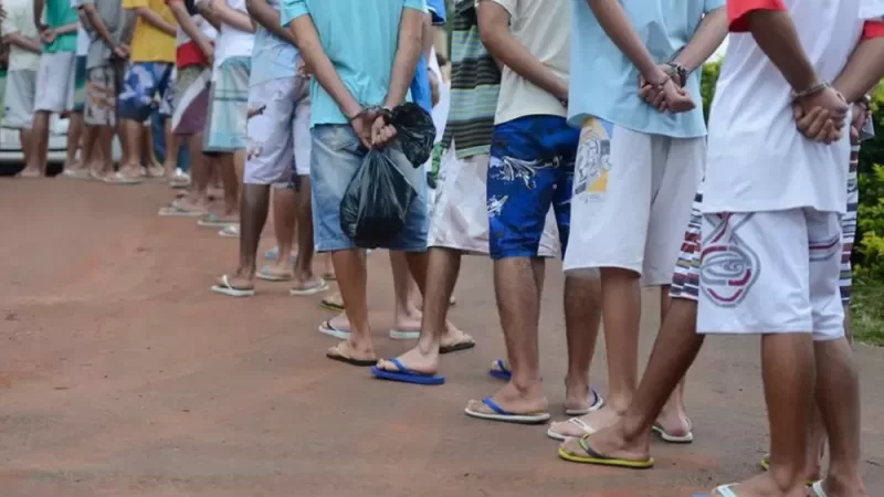 Mais de 1,2 mil presos sumiram durante as ‘saidinhas’ no Rio em 2025.