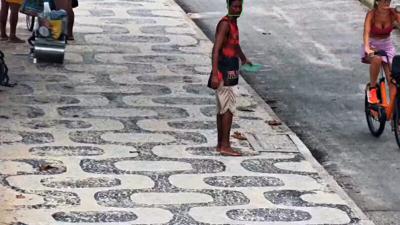 Foragido é preso no Leblon por reconhecimento facial em viatura da PM