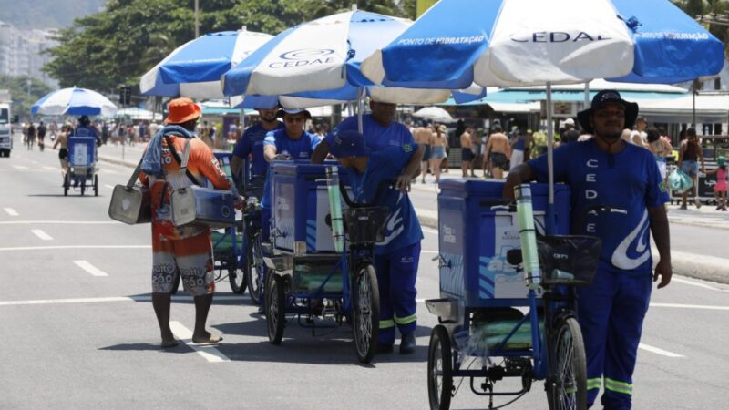 Cedae distribui mais de 5 mil litros de água na Região Metropolitana para enfrentar o calor