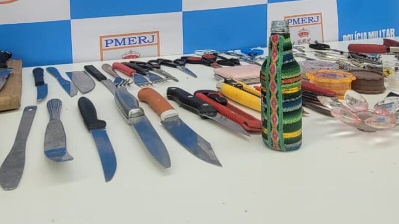Governo do Estado reforça segurança nos blocos e apreende 82 objetos cortantes