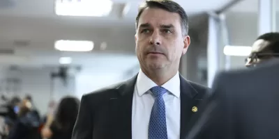 Flavio Bolsonaro diz que Venezuela virou exemplo de como ditadura destrói nação
