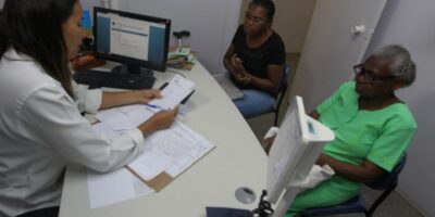 Idosos e PCDs têm direito a acompanhante em consultas e exames no Rio