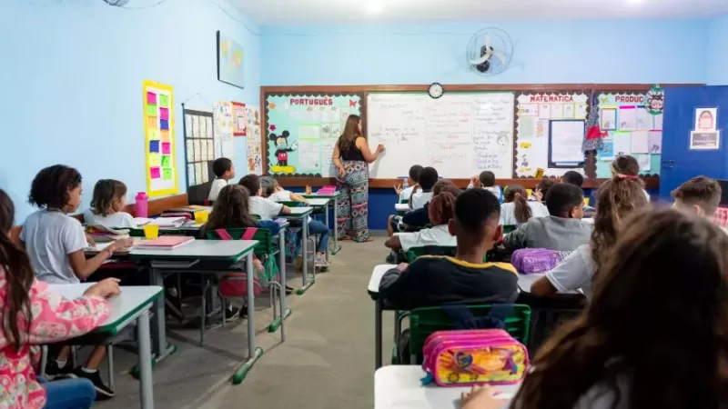MP cobra abertura de concursos públicos para professores na rede municipal do Rio