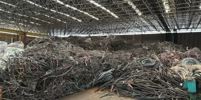 Alerj aprova lei para fechar ferros-velhos flagrados com fios furtados no RJ