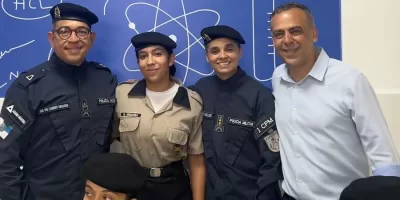 Colégio da Polícia Militar de Niterói recebe Laboratório de Iniciação Científica da FAETEC