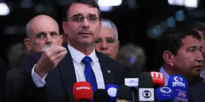 Justiça derruba suspensão do post de Flávio sobre “Partidos dos Traficantes”