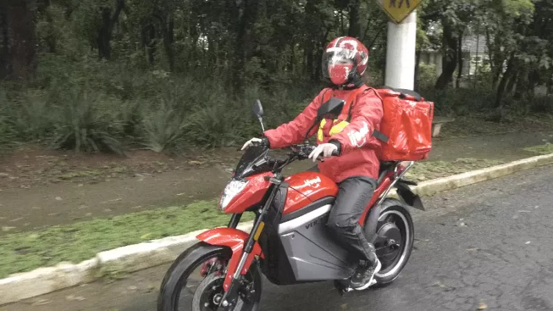 Alerj aprova em 1ª votação projeto que obriga apps a criar pontos de apoio para entregadores