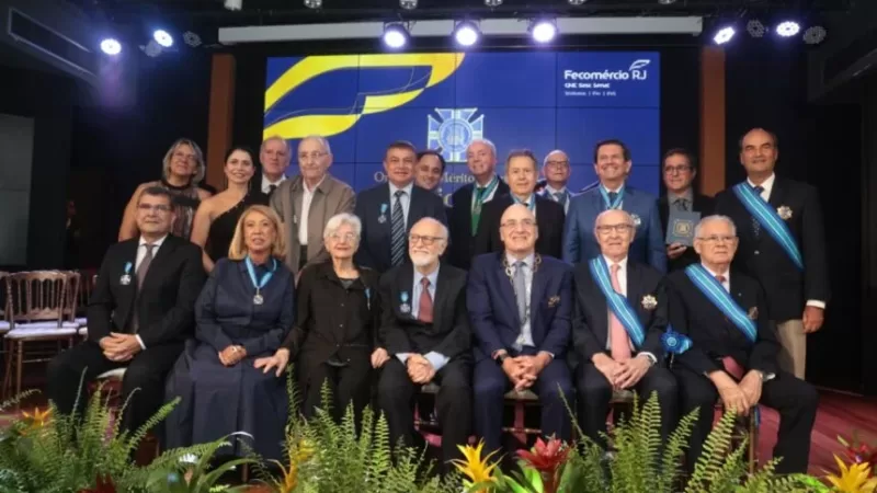 Fecomércio RJ condecora lideranças do estado com a Ordem do Mérito Comercial Estácio de Sá