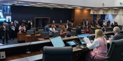 Alerj aprova projeto que prevê multa de até R$ 500 mil para agressores de mulheres