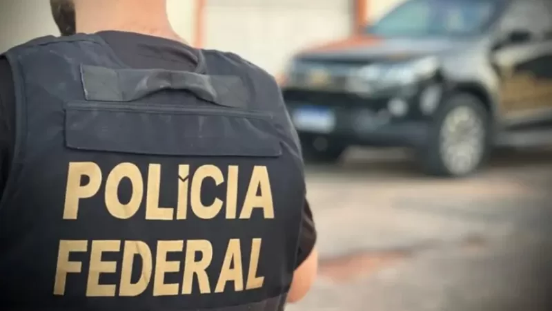 Policiais federais aprovam greve e pressionam governo Lula por valorização
