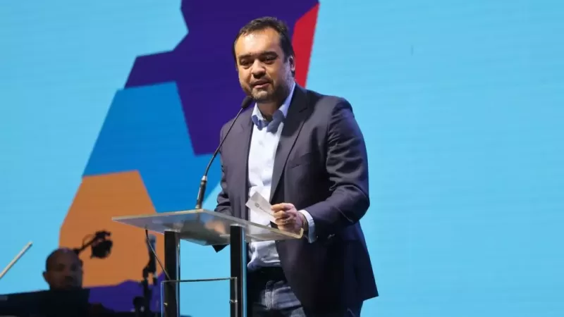 Presidente do PL diz que Castro segue candidato ao Senado mesmo inelegível