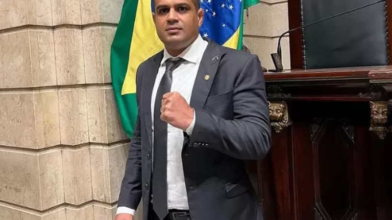 Chagas Bola, do PL, toma posse como vereador na Câmara do Rio e assume o lugar de Diego Faro