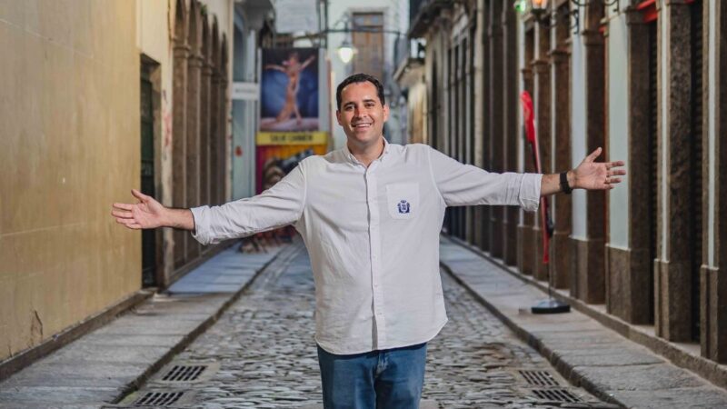 Cavaliere insiste em 15 escolas no Especial e crava Império Serrano na elite em 2027