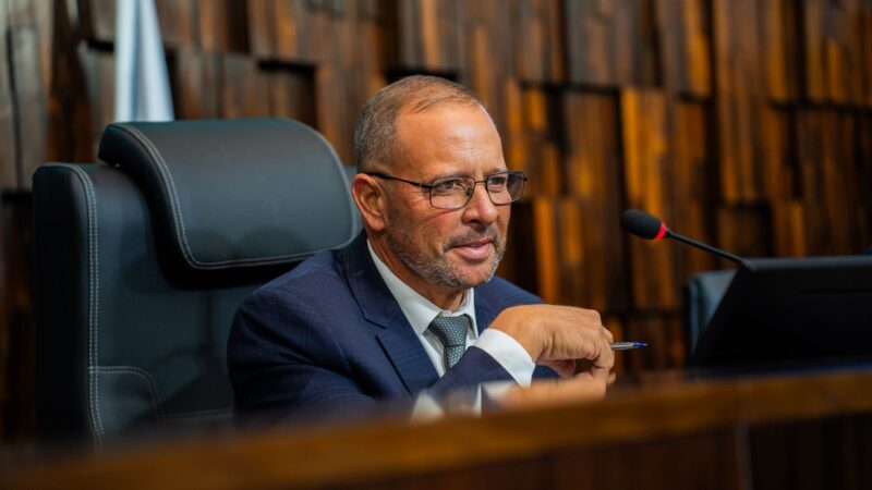 Projeto para proibir escolas de impedirem matrículas de alunos que usam fraldas avança na Alerj