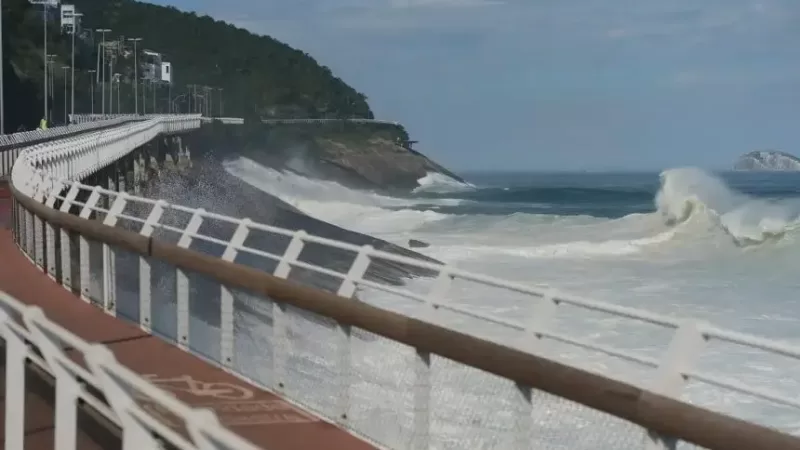 22 de abril: entre o mar, a história e os erros que o Brasil insiste em repetir