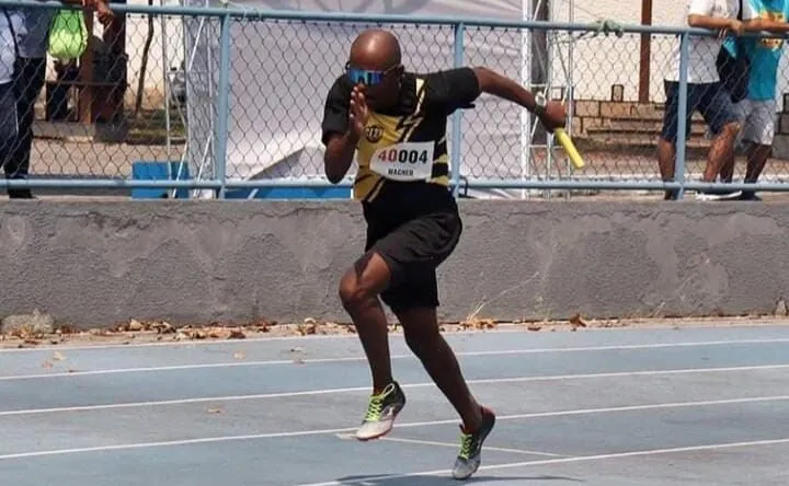 Agente da Guarda Civil de Cabo Frio busca marca inédita nos 100m em competição de atletismo