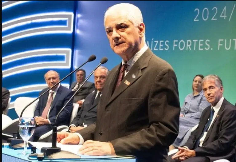 PIB cresce 1,1%, mas Firjan diz que juros altos e custo Brasil seguem travando o país
