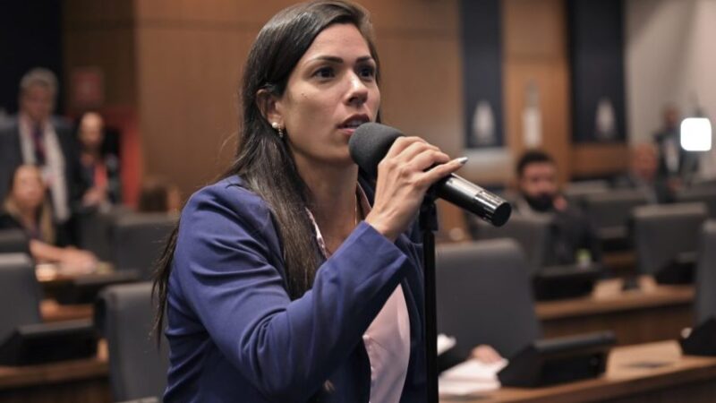 Alerj aprova banheiros neutros com restrição de acesso e discurso de proteção às mulheres