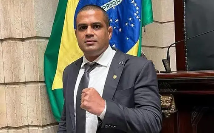 Efeito colateral: com as exonerações de Couto, Chagas Bola deixa o mandato de vereador e Douglas Ruas perde defensor na Câmara do Rio