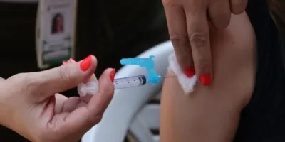 Mão mal lavada mata: Rio teve mais de 12 mil mortes por gripe e pneumonia em 2025