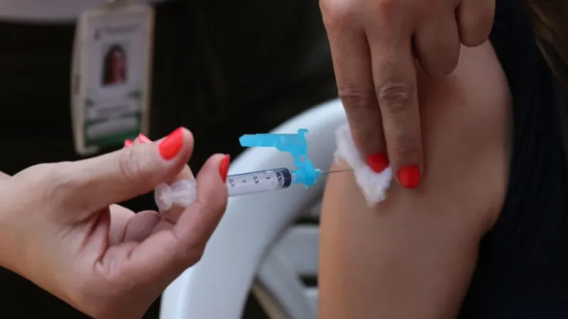 Mão mal lavada mata: Rio teve mais de 12 mil mortes por gripe e pneumonia em 2025