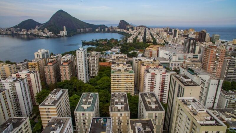 STJ exige aval de 2/3 dos moradores para Airbnb em condomínios e reforça projeto na Câmara do Rio