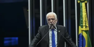 Líder do governo Lula no Senado é alvo da PF na fraude do Banco Master