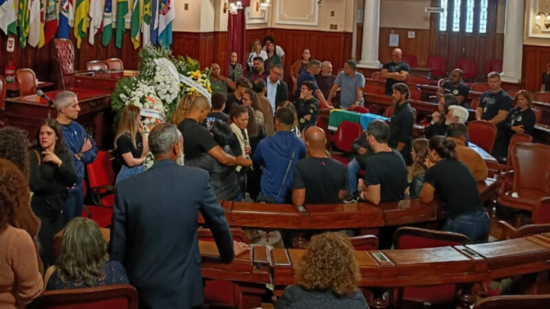 Policial civil morto em diligência é velado sob revolta em Niterói