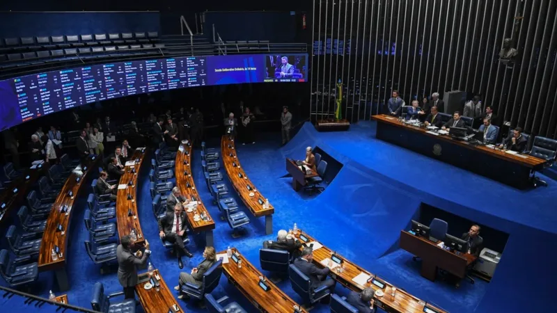 Senado vira alvo cobiçado em 2026, mas número de candidatos caiu 18% em 8 anos