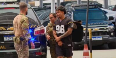 Mãe e irmão de Oruam são presos pela PF em operação contra monopólio de internet do Comando Vermelho