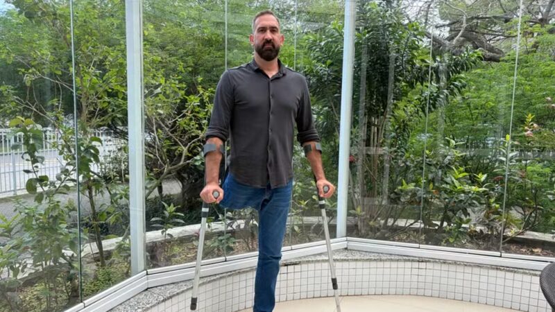 ‘Sou um milagre’: delegado que perdeu a perna na megaoperação do Rio relata emboscada e resgate sob tiros